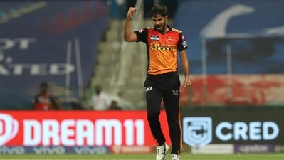 IPL 2021: Bhuvneshwar defends 12 runs in last over as SRH beat RCB (BCCI/IPL) IPL 2021: Bhuvneshwar defends 12 runs in last over as SRH beat RCB (BCCI/IPL)