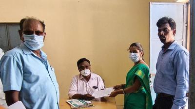 Kavitha is now among 40-other candidates who are contesting for the ward councillor post in Tamil Nadu, more than a dozen of whom are women with disabilities. (HT Photo) Kavitha is now among 40-other candidates who are contesting for the ward councillor post in Tamil Nadu, more than a dozen of whom are women with disabilities. (HT Photo)