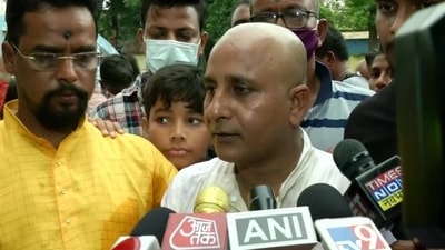 Ashish Das shaved his head and took a dip in Ganga before joining TMC in Kolkata on Tuesday. (ANI Photo) Ashish Das shaved his head and took a dip in Ganga before joining TMC in Kolkata on Tuesday. (ANI Photo)