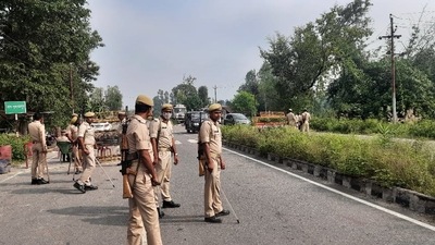 The Uttar Pradesh government has deployed police to stop opposition leaders from travelling to Tikunia, about 70 km away from the district headquarters of Lakhimpur Kheri. (Deepak Gupta/Hindustan Times) The Uttar Pradesh government has deployed police to stop opposition leaders from travelling to Tikunia, about 70 km away from the district headquarters of Lakhimpur Kheri. (Deepak Gupta/Hindustan Times)