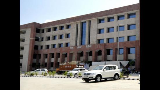 The Mohali DC said that this team will demark the land with accuracy and use state-of-the-art machines to determine the total dwelling units and their area. (HT file)