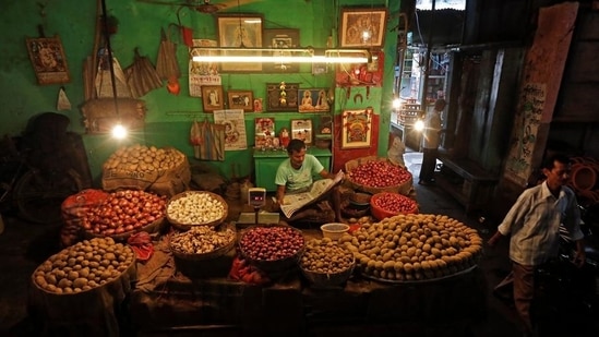 Prices worldwide have crept up throughout this year as economies bounce back from the sharp contraction the Covid-19 pandemic caused in 2020.(HT File) Prices worldwide have crept up throughout this year as economies bounce back from the sharp contraction the Covid-19 pandemic caused in 2020.(HT File)
