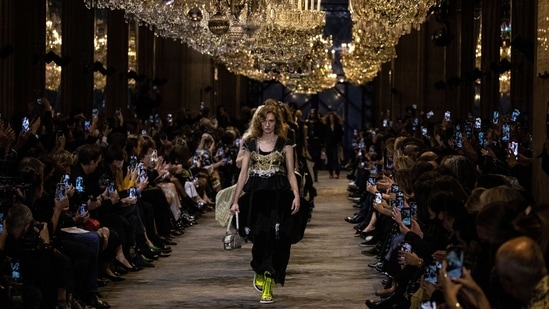 Paris Fashion Week's media impact jumped 30% with Dior, Louis Vuitton, Miu  Miu leading the ranking