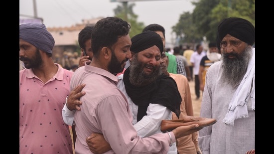 Lakhimpur Kheri, Oct. 4, 2021: Family members of farmers gather to mourn their death as eight people including farmers were killed in Tikunia, Lakhimpur Kheri, Uttar Pradesh, India on Monday October 04, 2021. (Photo by Deepak Gupta/Hindustan Times) Lakhimpur Kheri, Oct. 4, 2021: Family members of farmers gather to mourn their death as eight people including farmers were killed in Tikunia, Lakhimpur Kheri, Uttar Pradesh, India on Monday October 04, 2021. (Photo by Deepak Gupta/Hindustan Times)