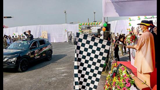 Uttar Pradesh chief minister Yogi Adityanath flags off NSG’s car rally in in Lucknow on Wednesday. (PTI Photo)