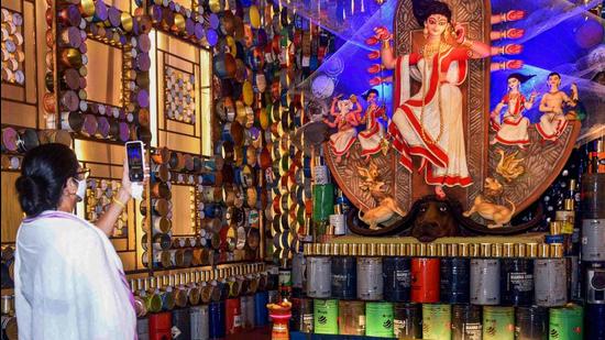 Some of these pujas that Mamata Banerjee will inaugurate are patronised by state ministers and senior TMC leaders. (PTI Photo/File) Some of these pujas that Mamata Banerjee will inaugurate are patronised by state ministers and senior TMC leaders. (PTI Photo/File)