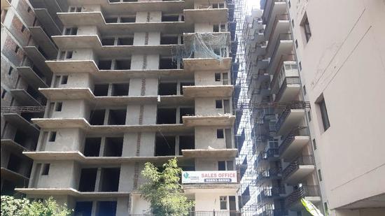The inadequate space between towers at Victoria Heights in Zirakpur will impede fire-fighting operations if the need arises. (HT Photo)