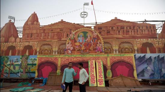 Preparations in full swing for the Ramlila performances to be staged from Thursday in Noida (Sunil Ghosh/HT photo)