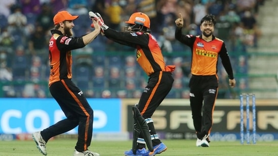 RCB vs SRH highlights, IPL 2021: SRH beat RCB by 4 runs in a nail-biting  contest | Hindustan Times