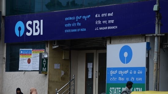 For the full 2022-23 fiscal, SBI's net profit increased 59 per cent to <span class='webrupee'>?</span>50,232.45 crore. (Representational Image)(Mint)