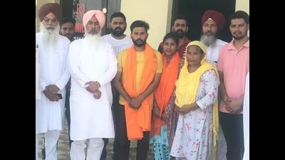 Congress’ Patti MLA Harminder Singh Gill shared a photo of reinduction of councillor Ashwani Kumar, who is absconding in a rape case since September 24, into the party fold. Congress’ Patti MLA Harminder Singh Gill shared a photo of reinduction of councillor Ashwani Kumar, who is absconding in a rape case since September 24, into the party fold.