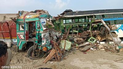 Preliminary investigation suggested that the truck lost control and rammed into the bus coming from the opposite direction, claimed police officers. (HT Photo)