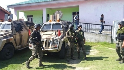 Security forces outside the government school in Srinagar where two teachers were shot dead in a targeted attack (HT Poto/by Waseem Andrabi) Security forces outside the government school in Srinagar where two teachers were shot dead in a targeted attack (HT Poto/by Waseem Andrabi)