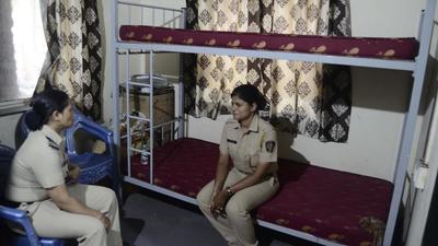 In a bid to empower women during Navratri festival, Radio One, the radio partner of Hindustan Times, will air stories of women police officials of the Pune police in the form of ‘Extraordi narris of Pune’. (HT (FOR REPRESENTATIONAL PURPOSE))