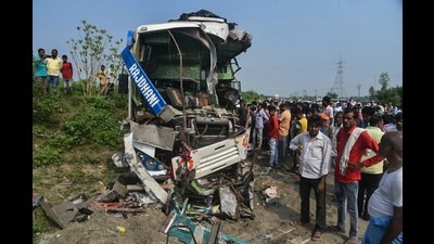Prez, UP CM express grief over the mishap; Yogi announces ex gratia (AP photo)