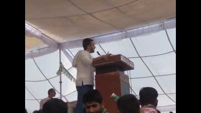 Addressing a public meeting, Jayant Chaudhary said the BJP leaders did not understand the pain of farmers. (HT)