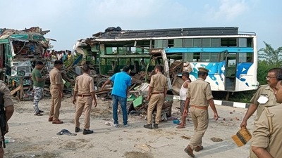 At least 9 people are feared dead in a collision between a truck and a double decker passenger bus in Barabanki, The injured have been shifted to a local hospital. (Deepak Gupta / HT PHOTO) At least 9 people are feared dead in a collision between a truck and a double decker passenger bus in Barabanki, The injured have been shifted to a local hospital. (Deepak Gupta / HT PHOTO)