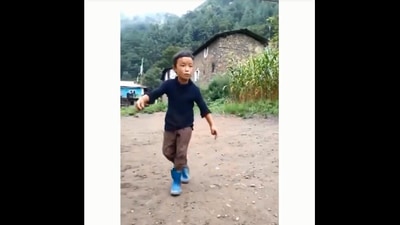 Ranveer Singh shared the video of kid's rendition of Apna Time Aayega on Instagram. (Screengrab)