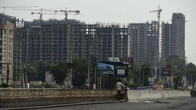 Developers, who had invested in Sohna around five to six years ago, said that the Delhi-Mumbai expressway and Sohna elevated road will boost demand, as it would take residents only 15 minutes to reach Rajiv Chowk in Gurugram. (Parveen Kumar/HT Photo) Developers, who had invested in Sohna around five to six years ago, said that the Delhi-Mumbai expressway and Sohna elevated road will boost demand, as it would take residents only 15 minutes to reach Rajiv Chowk in Gurugram. (Parveen Kumar/HT Photo)
