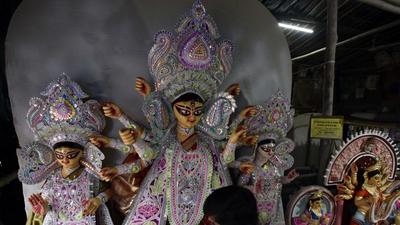 The BBMP said that its chief commissioner Gaurav Gupta spoke to senior officials and Durga Puja associations and then revised the guidelines. (Sanjeev Verma/HT PHOTO)