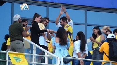 Deepak Chahar proposes to his girlfriend after CSK vs PBKS match