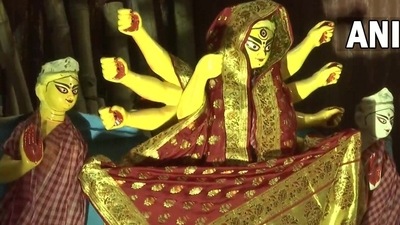 Durga idol at a pandal by Bandhu Mahal Club in Baguiati, Kolkata. (ANI)