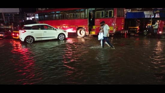 A 68-year-old died after being struck by lightning during Wednesday night’s sudden rain in Thane district. (RISHIKESH CHOUDHARY/HT PHOTO)