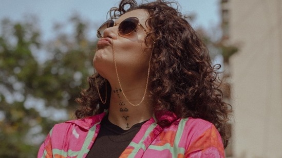 Taapsee Pannu giving a sexy knotted twist to floral twill rayon shirt is a mood(Instagram/taapsee)