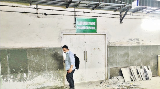 The damaged basement of the Government Institute of Medical Sciences in Greater Noida. (Sunil Ghosh/HT Photo) The damaged basement of the Government Institute of Medical Sciences in Greater Noida. (Sunil Ghosh/HT Photo)