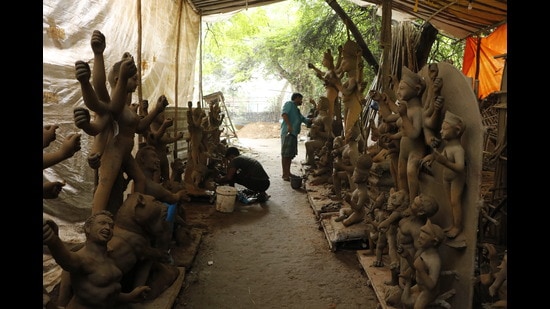 Durga idol makers have been forced to sell idols at almost half the price this year due to the low demand. (Photo: Dhruv Sethi/ HT) Durga idol makers have been forced to sell idols at almost half the price this year due to the low demand. (Photo: Dhruv Sethi/ HT)