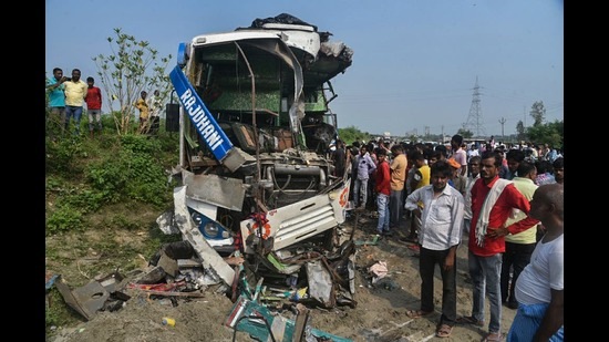 Prez, UP CM express grief over the mishap; Yogi announces ex gratia (AP photo)