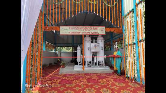 Oxygen plant at the Lucknow Cantonment Board Hospital. (ht phoro)