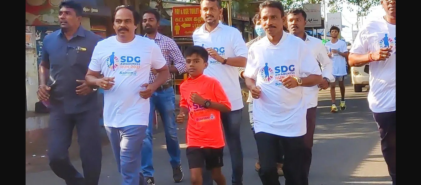 People running for sustainability. (Life Beyond Numbers)