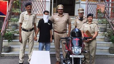 The accused, Vishwas, and his motorcycle in police custody in Chandigarh on Friday. (HT Photo) The accused, Vishwas, and his motorcycle in police custody in Chandigarh on Friday. (HT Photo)