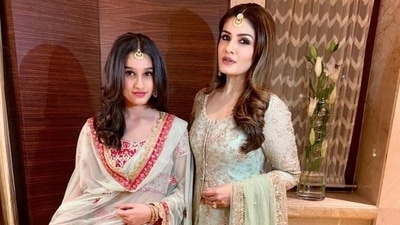 Raveena Tandon with daughter Rasha Thadani (16) (Twitter) Raveena Tandon with daughter Rasha Thadani (16) (Twitter)