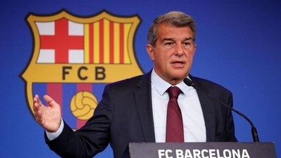 FILE PHOTO:  Soccer Football - FC Barcelona Press Conference - 1899 Auditorium, Barcelona, Spain - August 6, 2021 FC Barcelona president Joan Laporta during the press conference REUTERS/Albert Gea/File photo (REUTERS)
