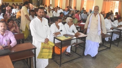 Candidates aspiring to become teachers at government-aided Sanskrit schools waiting for their interviews at GIC-Prayagraj. (HT Photo) Candidates aspiring to become teachers at government-aided Sanskrit schools waiting for their interviews at GIC-Prayagraj. (HT Photo)