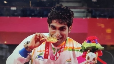 Pramod Bhagat defeated Great Britain’s Daniel Bethell to clinch the gold medal Pramod Bhagat defeated Great Britain’s Daniel Bethell to clinch the gold medal