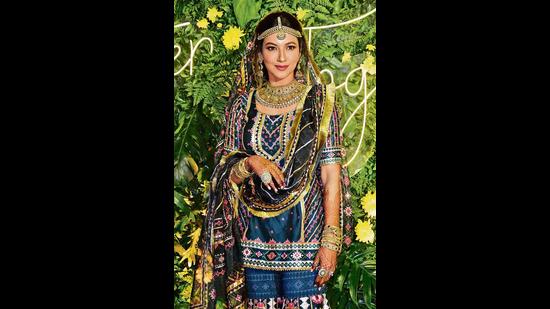 Gauahar Khan shines in her wedding photo shoot (photo: viral bhayani)