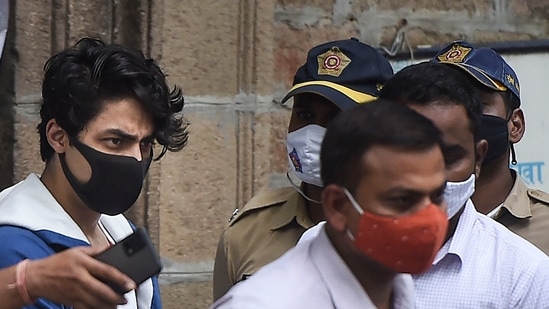 Aryan Khan being taken to Arthur Road jail from NCB office after being arrested in connection with the alleged seizure of banned drugs from a cruise ship.(PTI)