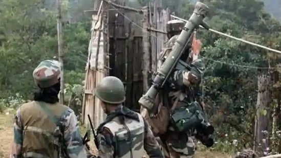 The face-off lasted a few hours before the matter was resolved at the level of local commanders, said a second official.(HT file photo. Representative image) The face-off lasted a few hours before the matter was resolved at the level of local commanders, said a second official.(HT file photo. Representative image)
