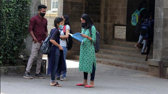 After the weekly Covid review held in the city, deputy chief minister Ajit Pawar announced that colleges and universities in Pune, Pimpri-Chinchwad and rural parts can reopen from October 11. (HT FILE (FOR REPRESENTATIONAL PURPOSE))