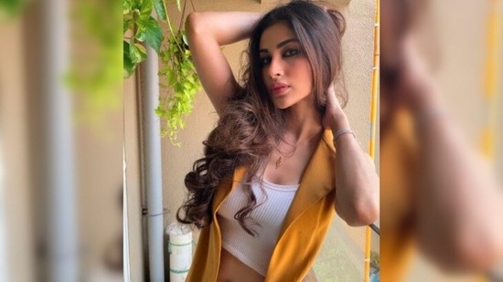 With her healthy and luscious hair open, Mouni Roy opted for minimal makeup.(Instagram/@imouniroy)