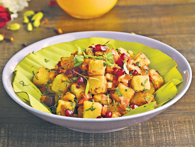 Aalu chaat dressed with fruits