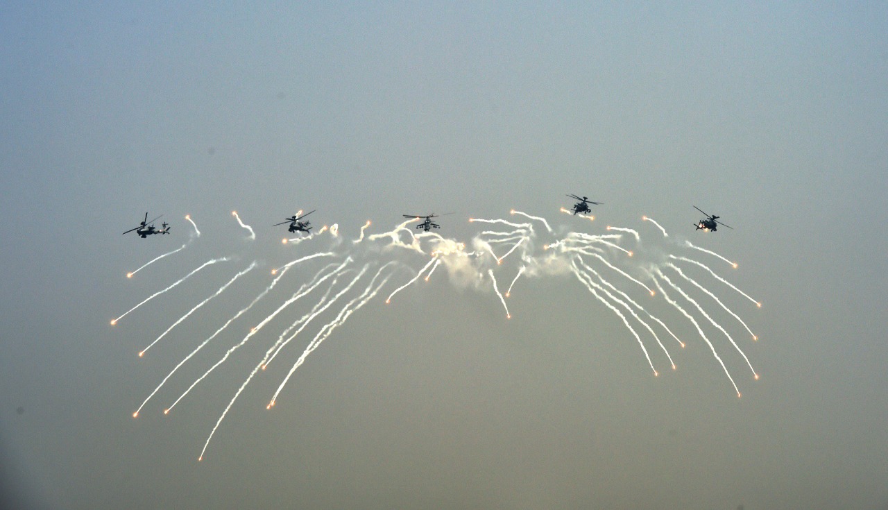 Indian Air Force (IAF) Mi-25 and Apache helicopters performe during the 89th Air Force Day parade at Hindon Air Force station in Ghaziabad, Uttar Pradesh. (Photo by Ajay Aggarwal / Hindustan Times)