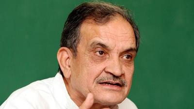 Former Union minister and BJP leader Birender Singh said the farmers and the government should re-initiate discussions. (HT File) Former Union minister and BJP leader Birender Singh said the farmers and the government should re-initiate discussions. (HT File)