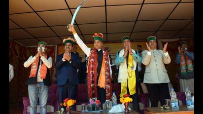 Himachal Pradesh chief minister Jai Ram Thakur during the election campaign of Mandi parliamentary candidate Brigadier Khushal Singh(second from right) , at Sangla Kinnaur district on saturday. HT Photo (HT Photo)