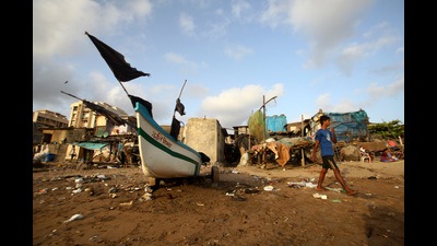 The Akhil Maharashtra Machhimaar Kruti Samiti (AMMKS), a state-wide fisherworker’s society, has written to the chief minister, revenue minister and urban development minister, seeking creation of a new land revenue category called ‘aadhya gaothan’ for koliwadas in Mumbai (HT File)