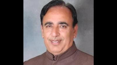 Chetan Bragta is the son of former horticulture minister Narendra Bragta; Chetan had revolted against the Bharatiya Janata Party and filed his nomination as an independent candidate from Jubbal Kotkhai after the party chose Neelam Saraik over him. (HT File) Chetan Bragta is the son of former horticulture minister Narendra Bragta; Chetan had revolted against the Bharatiya Janata Party and filed his nomination as an independent candidate from Jubbal Kotkhai after the party chose Neelam Saraik over him. (HT File)