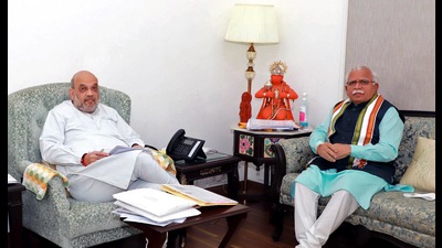 Haryana CM Manohar Lal Khattar meets Union home minister Amit Shah. (ANI) Haryana CM Manohar Lal Khattar meets Union home minister Amit Shah. (ANI)
